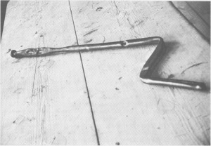  Denne slipestensåsen er sammensatt av to børse-piper som er funnet etter Armfeldts soldater. Den tilhører nå bygdemuséet i Tydal og har vært i bruk på Sersjant garden i Gresli. 