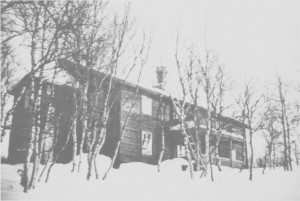 Væktarstua slik den ble bygd av Martine og Alfred Unsgård i 1929. 