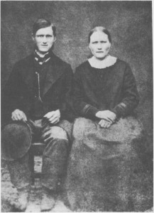 Jon Trondsen (Sollien),f 1849, varen av flere tydalsungdommer som søkte arbeid i de svenske grensebygdene. Han fikk flytteattest av presten både i 1870 og i 1875. Han fant seg kone i Sverige (Kerstin Olsson) og slo seg ned for godt ved Storsjøen. 